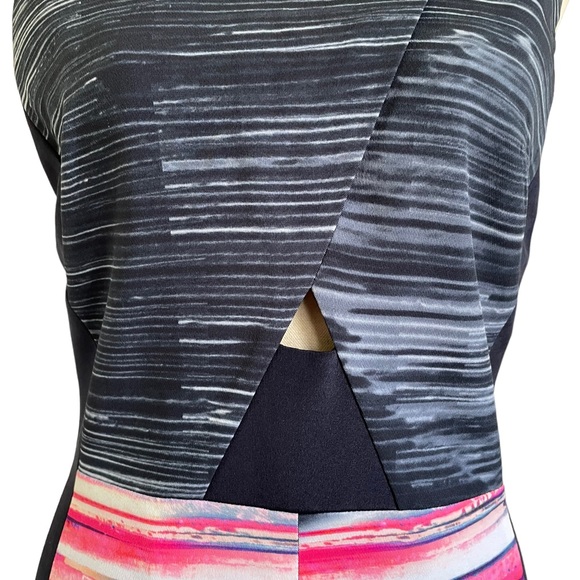 GINGER & SMART Sz8 Stunning multi fabric structured dress with keyhole cut out🏅 - Picture 3 of 12